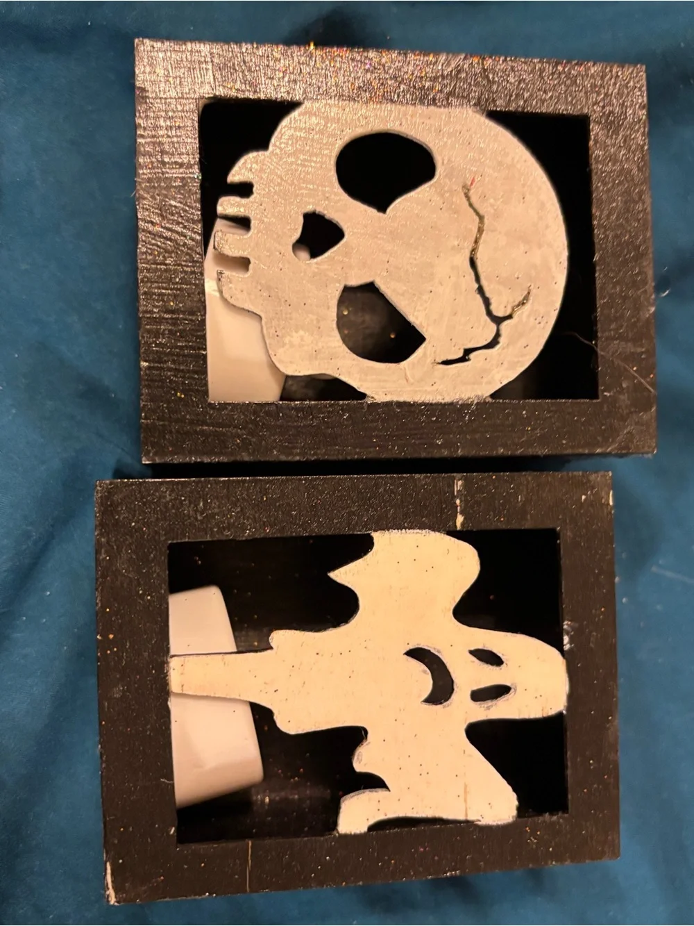 Halloween Decor Bundle – Haunted House, Ghosts & Sword